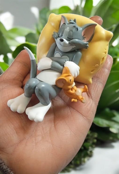 Tom and Jerry Car Dashboard Decoration, Sleeping Cat and Mouse Figurine with Yellow Cushion, Car Dashboard and Table Top Ornament