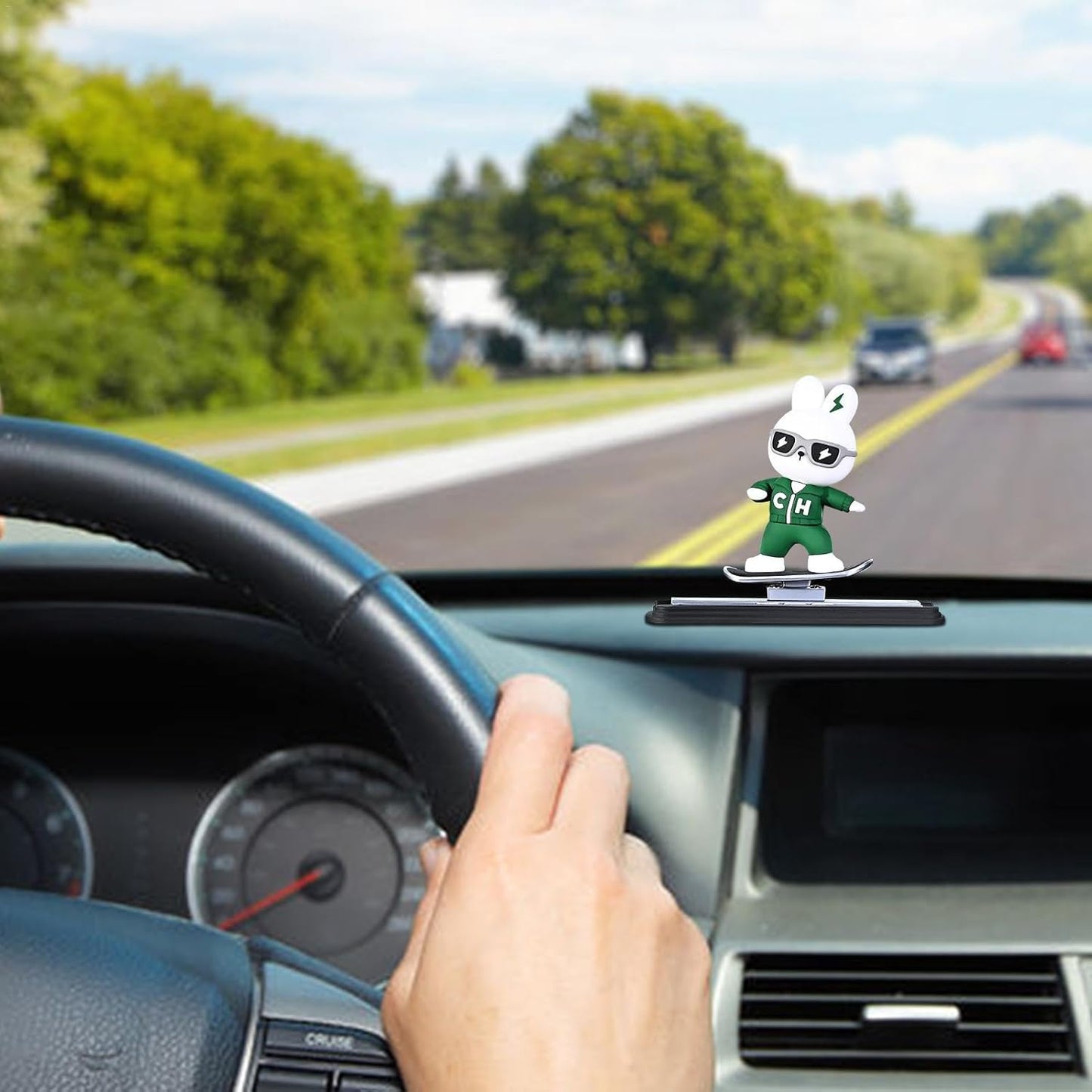 Car Dashboard Decorative Skateboarding Bunny Figure, 9 cm Height, Green and White
